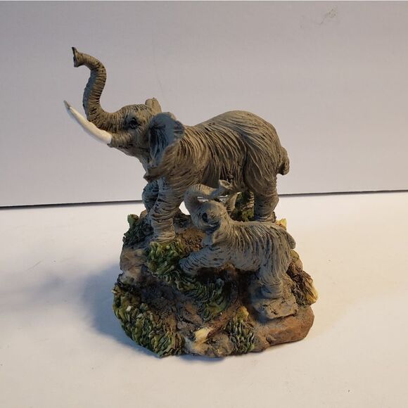 Elephant with Baby - Picture 2 of 9